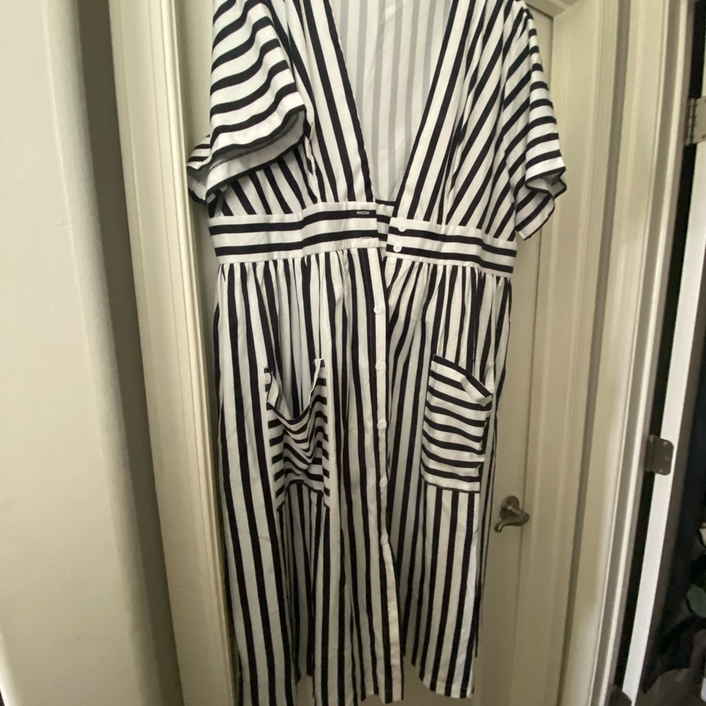 SHEIN Black and White Striped Dress